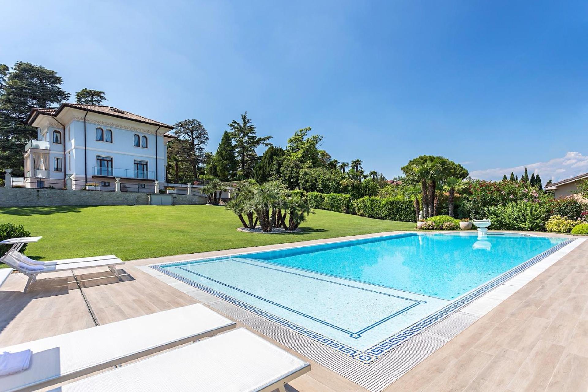 Villa Angela - Italian Homing デセンツァーノ・デル・ガルダ エクステリア 写真
