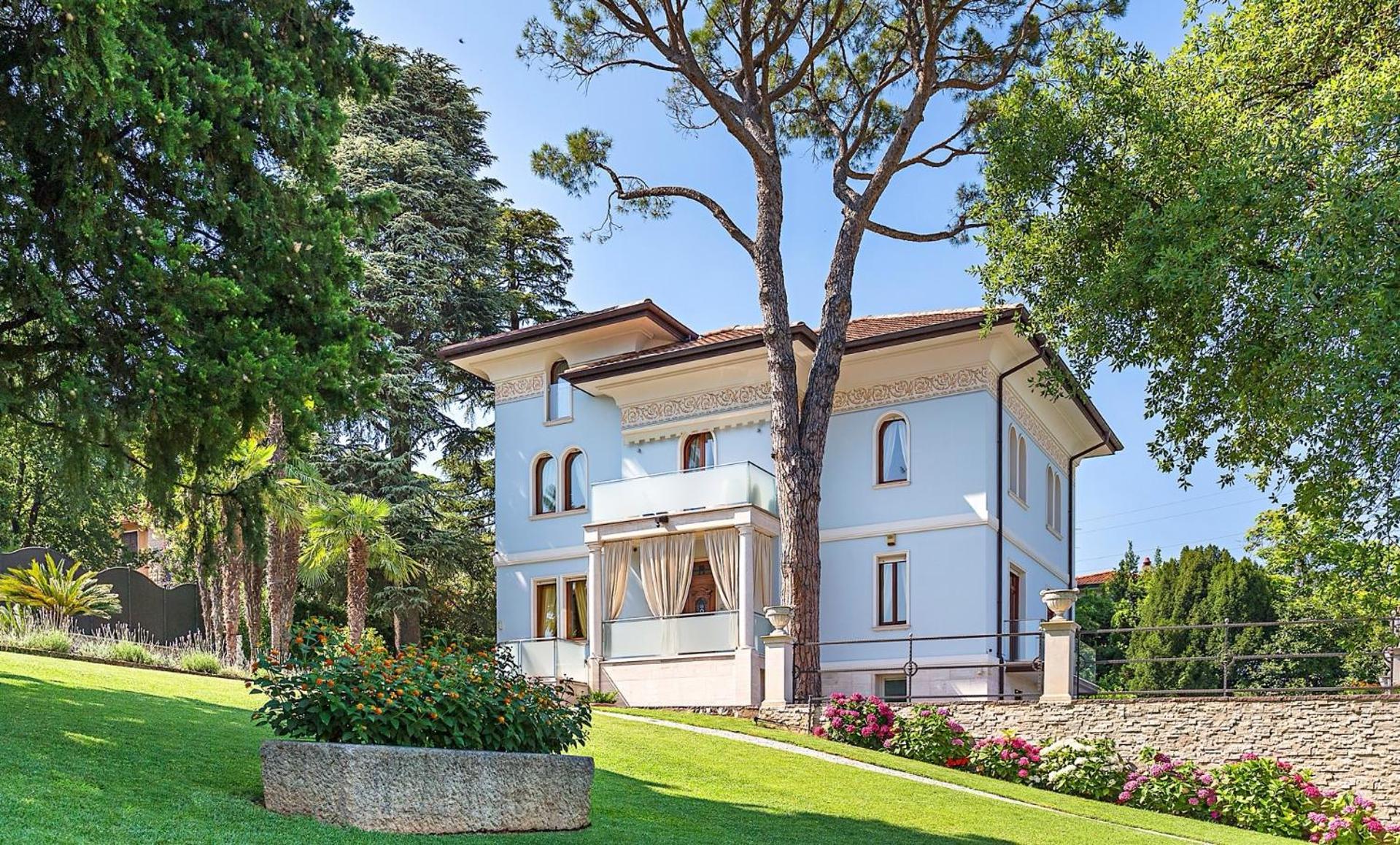 Villa Angela - Italian Homing デセンツァーノ・デル・ガルダ エクステリア 写真